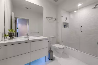 2000 N Bayshore Dr #110, Miami, FL 33137 - Photo 23