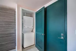121 NE 34th St, Miami, FL 33137 - Photo 55