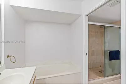 3600 Mystic Pointe Dr #215, Aventura, FL 33180 - Photo 11