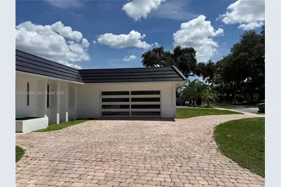 2215 NE 204th St, Miami, FL 33180 - Photo 3