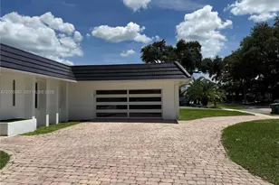 2215 NE 204th St, Miami, FL 33180 - Photo 3