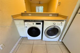 3942 SW 48th Ave, Pembroke Park, FL 33023 - Photo 9