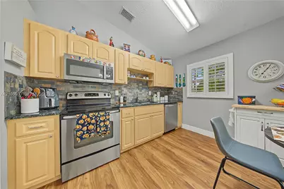 7925 99th Ave, Vero Beach, FL 32967 - Photo 7