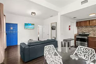 1032 Michigan Ave, Miami Beach, FL 33139 - Photo 9
