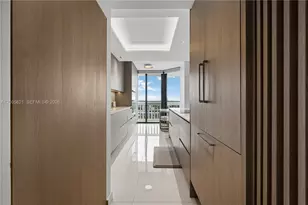 2000 Island Blvd, Aventura, FL 33160 - Photo 3