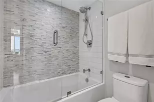 100 Bayview Dr, Sunny Isles Beach, FL 33160 - Photo 19