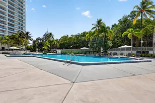 100 Bayview Dr, Sunny Isles Beach, FL 33160 - Photo 29
