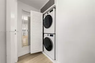 1408 Brickell Bay Dr, Miami, FL 33131 - Photo 17