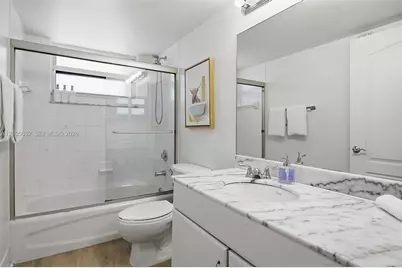 1200 Brickell Bay Dr #1723, Miami, FL 33131 - Photo 13