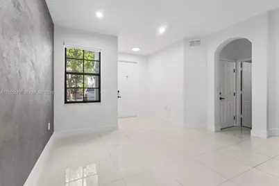 11300 NW 88th Ter, Doral, FL 33178 - Photo 5