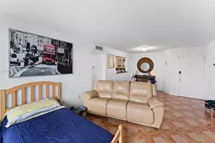 8045 NW 7th St, Miami, FL 33126 - Photo 5