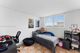 8045 NW 7th St, Miami, FL 33126 - Photo 9