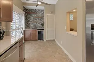 11255 Lakeview Dr, Coral Springs, FL 33071 - Photo 9