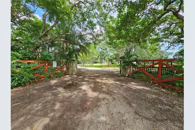 23601 SW 187th Ave, Homestead, FL 33031 - Photo 1