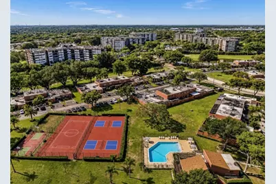 10343 Greenhouse Rd, Pembroke Pines, FL 33026 - Photo 13