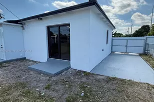 775 E 6th Pl, Hialeah, FL 33010 - Photo 41