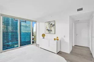 1300 Brickell Bay Dr, Miami, FL 33131 - Photo 7