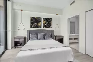 55 SW 9th St, Miami, FL 33130 - Photo 11