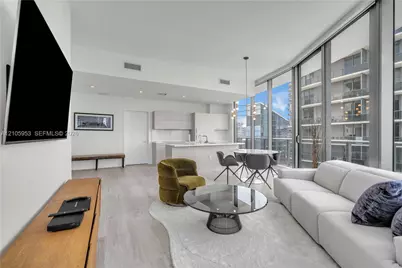 55 SW 9th St #4403, Miami, FL 33130 - Photo 3