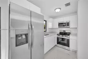 673 NW 14th St, Florida City, FL 33034 - Photo 5