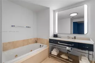 4401 Collins Ave, Miami Beach, FL 33140 - Photo 27