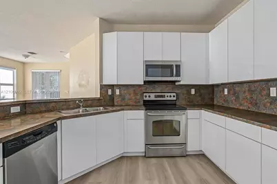 8205 NW 116th Ave, Doral, FL 33178 - Photo 7