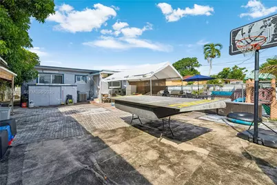 1030 NW 114th St, Miami, FL 33168 - Photo 15