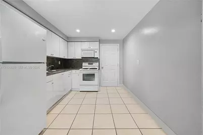 1030 NW 114th St, Miami, FL 33168 - Photo 9