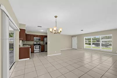 759 NW 7th St, Boca Raton, FL 33486 - Photo 5