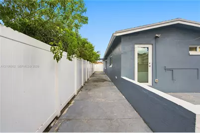 4200 NW 42nd St, Lauderdale Lakes, FL 33319 - Photo 33