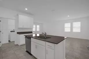 8967 Chipping Sq Ln, Other City - In The State Of Florida, FL 33896 - Photo 5