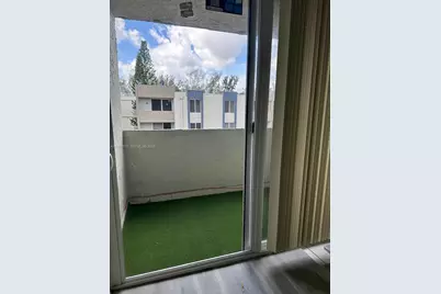 10000 NW 80 Ct #2543, Hialeah Gardens, FL 33016 - Photo 11