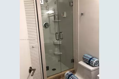 905 Brickell Bay Dr #327, Miami, FL 33131 - Photo 13