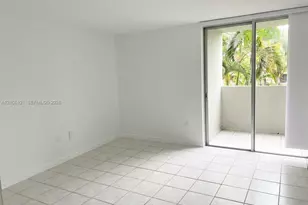 10000 NW 80th Ct, Hialeah Gardens, FL 33016 - Photo 9