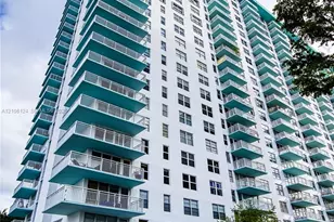 301 174th St, Sunny Isles Beach, FL 33160 - Photo 3