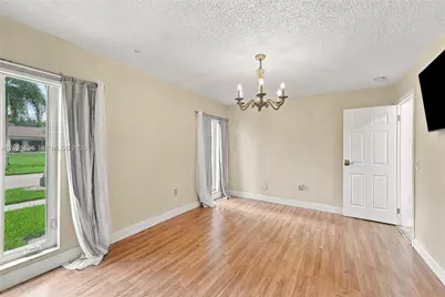 11360 NW 46th Pl, Sunrise, FL 33323 - Photo 15