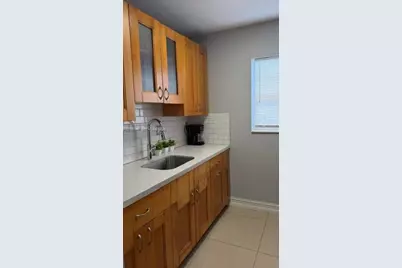 110 SE 7th St #10, Hallandale Beach, FL 33009 - Photo 5