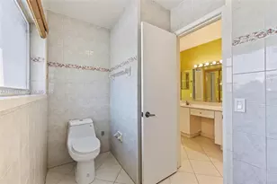 7205 W 3rd Ave, Hialeah, FL 33014 - Photo 21