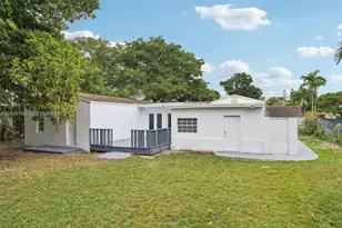 299 S Biscayne River Dr, Miami, FL 33169 - Photo 21