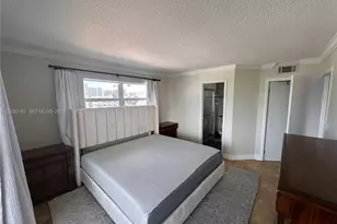 400 Golden Isles Dr, Hallandale Beach, FL 33009 - Photo 17