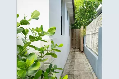 2121 SW 13th Ave #Studio, Miami, FL 33145 - Photo 3