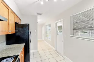 6941 SW 5th St, Pembroke Pines, FL 33023 - Photo 5