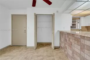 8887 Fontainebleau Blvd, Miami, FL 33172 - Photo 11
