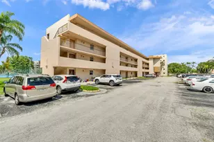 8887 Fontainebleau Blvd, Miami, FL 33172 - Photo 3