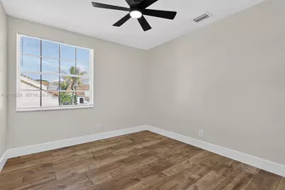 10760 SW 11th Dr, Davie, FL 33324 - Photo 31