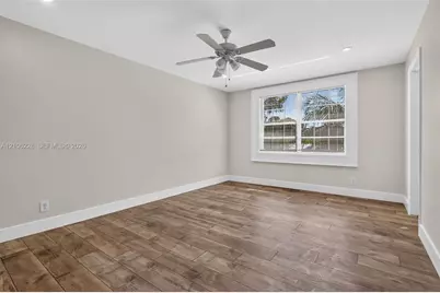 10760 SW 11th Dr, Davie, FL 33324 - Photo 19