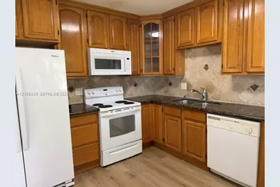 6061 SW 110th Ave, Miami, FL 33173 - Photo 5