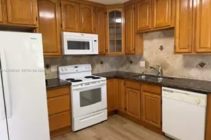 6061 SW 110th Ave, Miami, FL 33173 - Photo 5