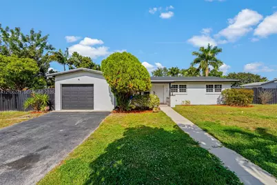 11041 NW 21st St, Pembroke Pines, FL 33026 - Photo 1