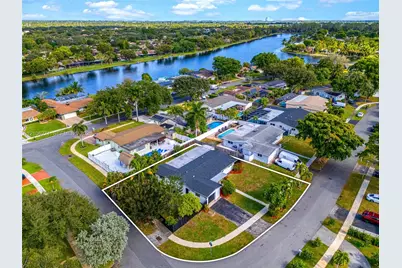 11041 NW 21st St, Pembroke Pines, FL 33026 - Photo 55